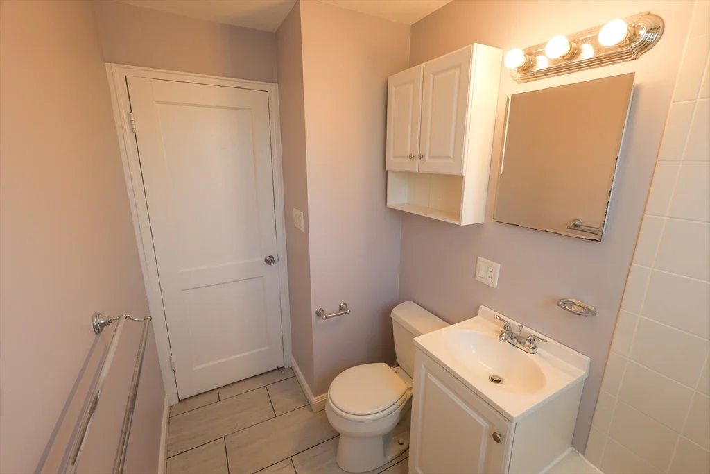 33 Paragon Rd, West Roxbury