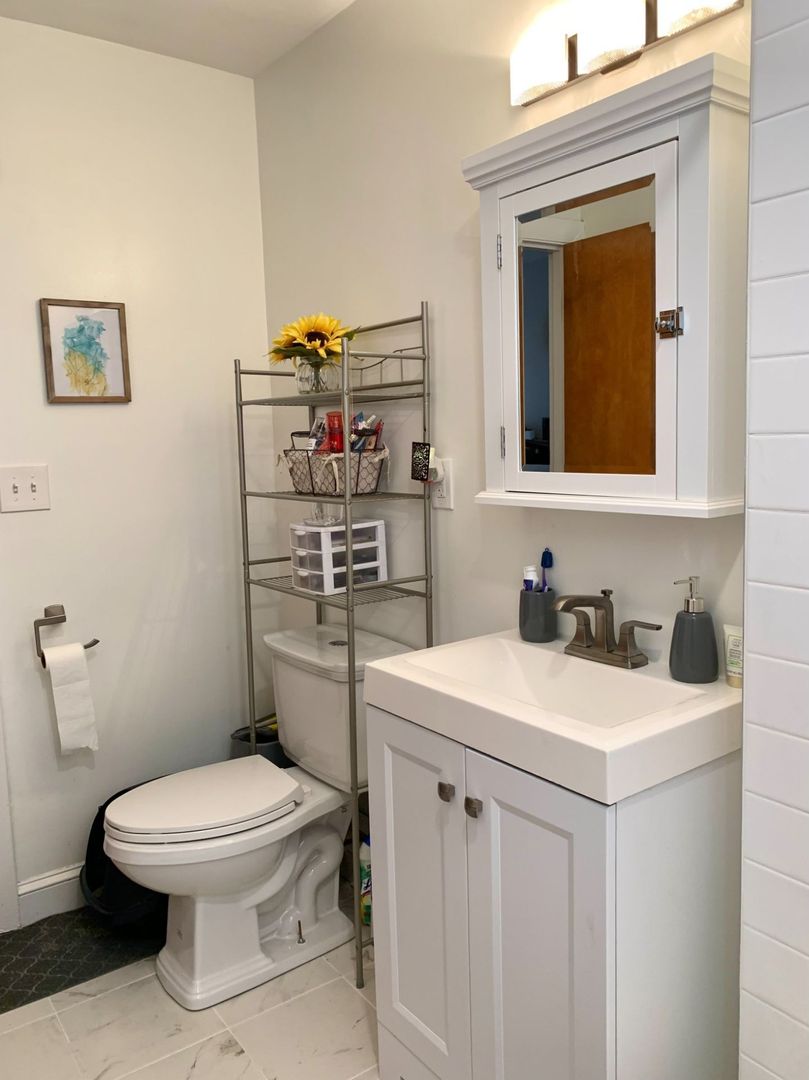 Studio bed, 1 bath apartment for rent at 87 Winthrop Shore Dr Unit 3A, Winthrop — photo 8 of 10