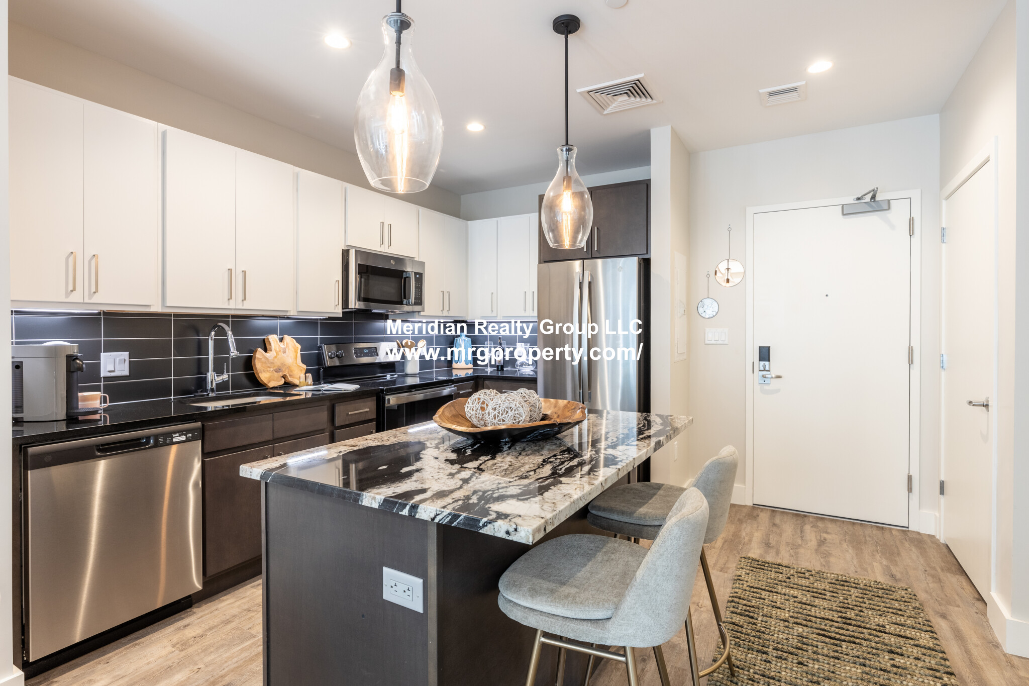2 bed, 2 bath apartment for rent at 9502 Saint Alphonsus, Unit 2, Mission Hill — photo 3 of 6