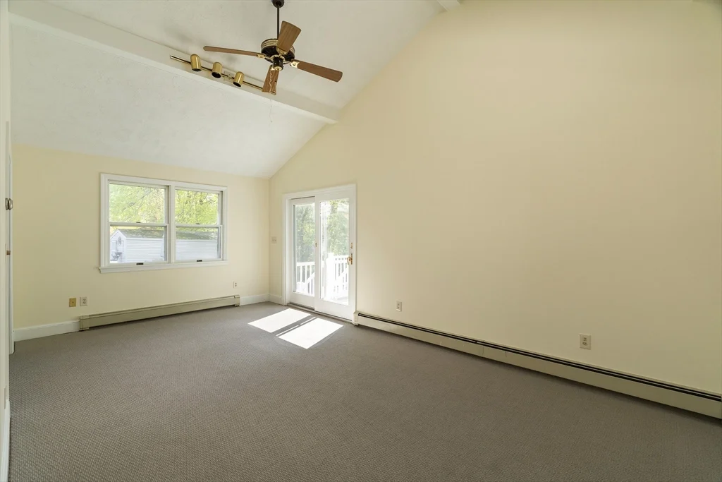 99 Garfield Ave, Woburn
