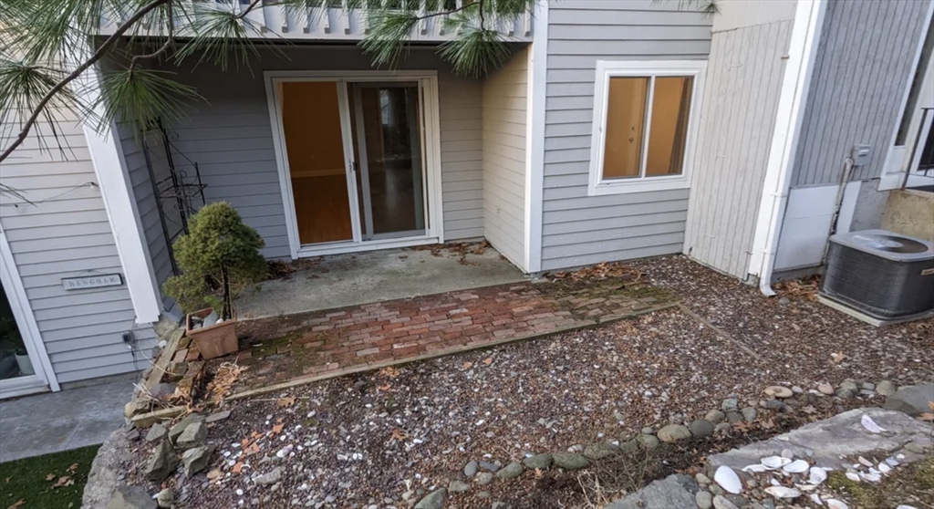 10 Beals Cove Rd, West Hingham