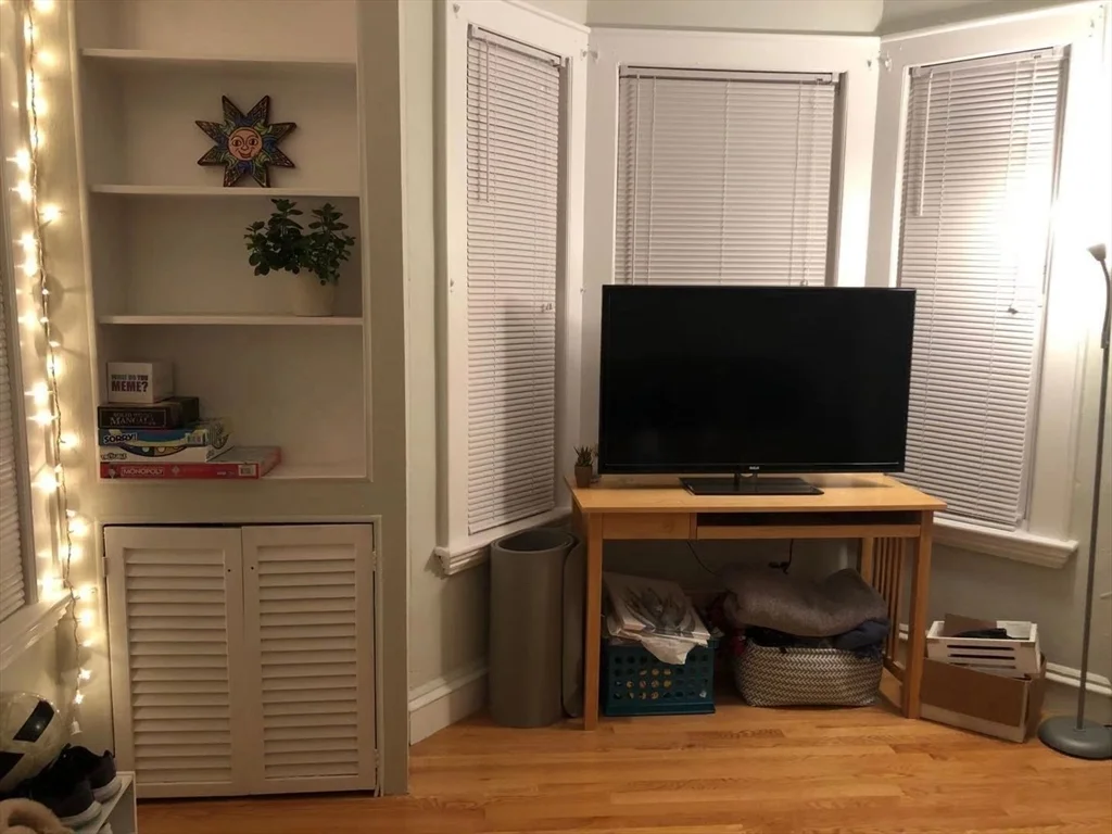 72 Boston Ave, Medford