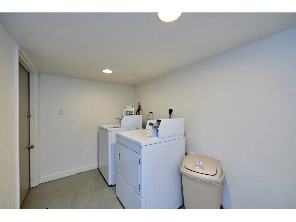 12 Humboldt Pl, South Boston