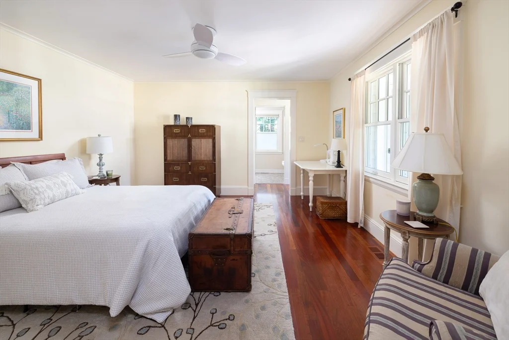 160 Allen Ave, Waban