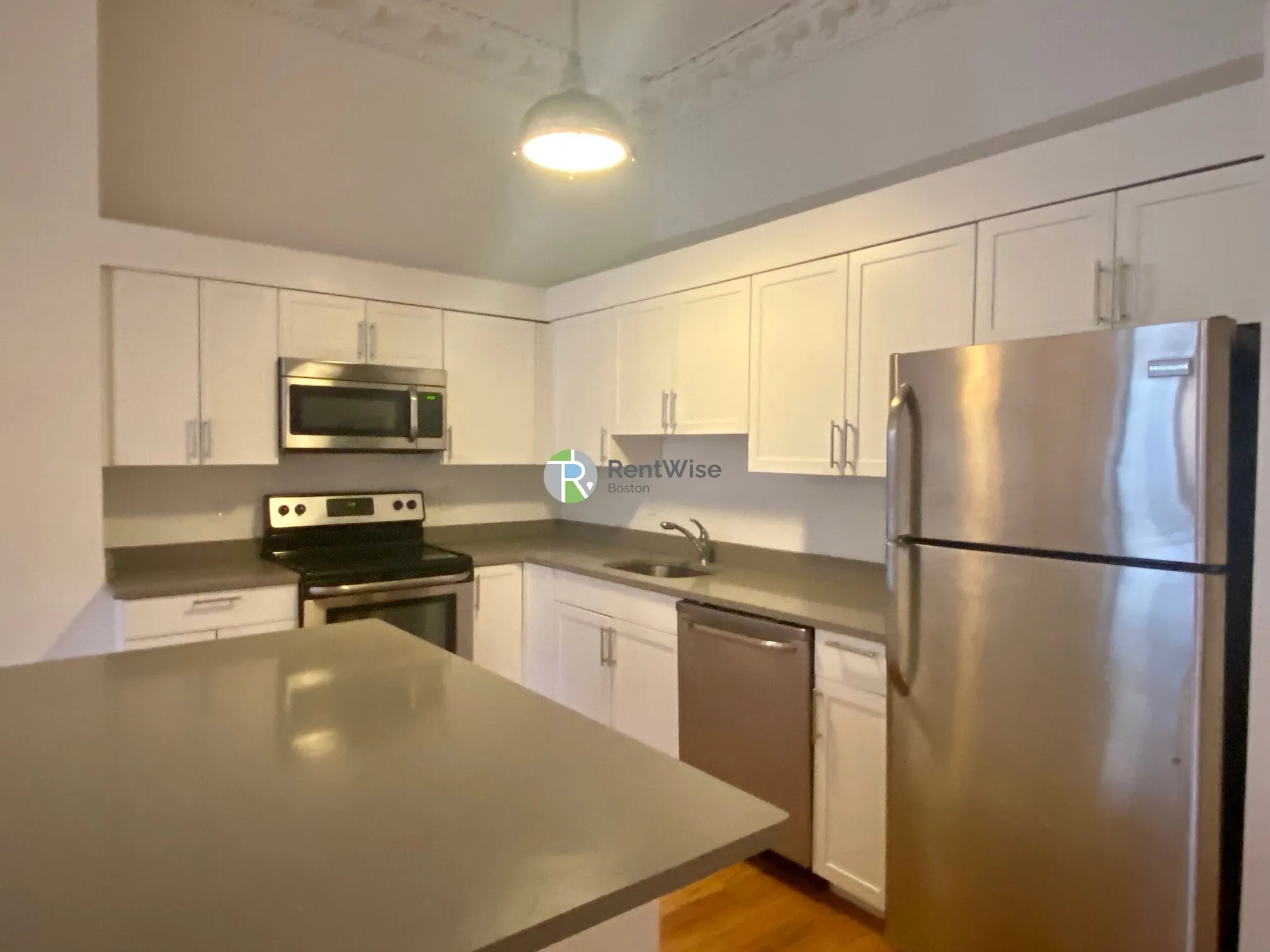 521 Massachusetts Ave, Roxbury