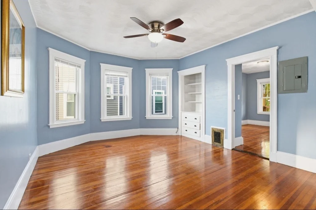 20 Leslie St, Dorchester