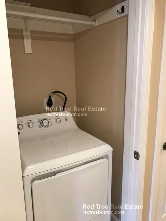 276 Chestnut Hill Ave, Brighton