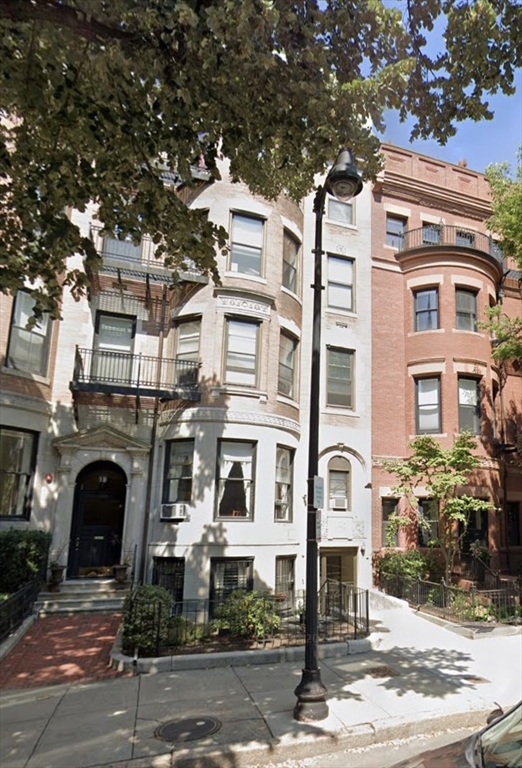 482 Beacon St, Back Bay