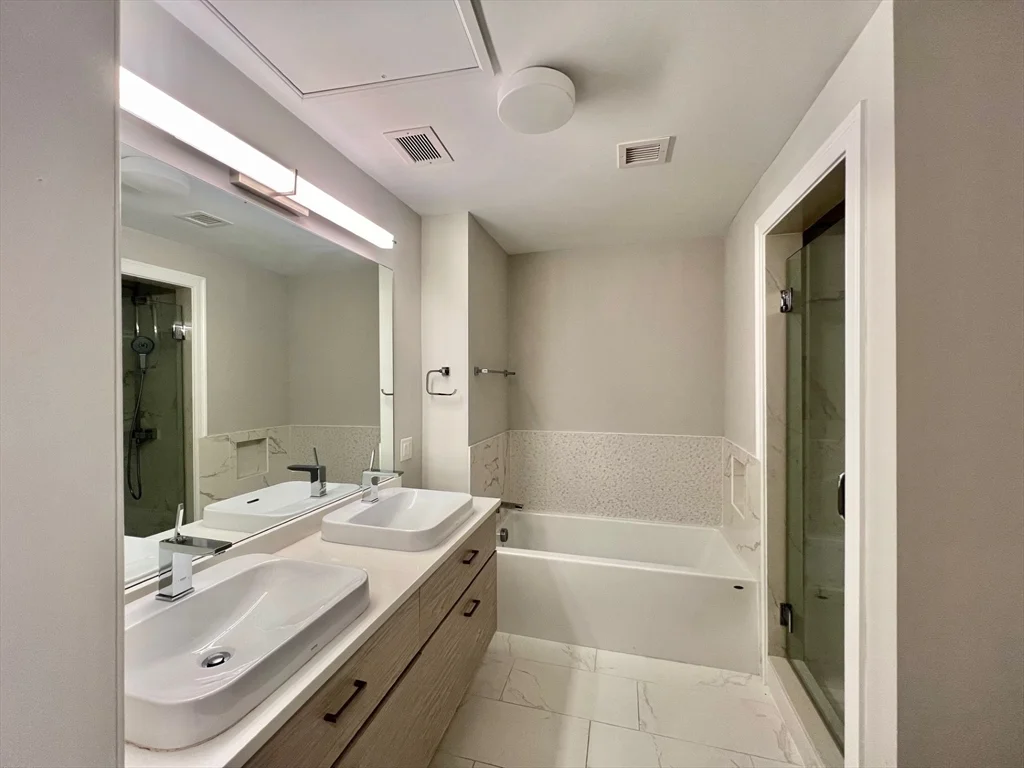 771 Harrison Ave, South End