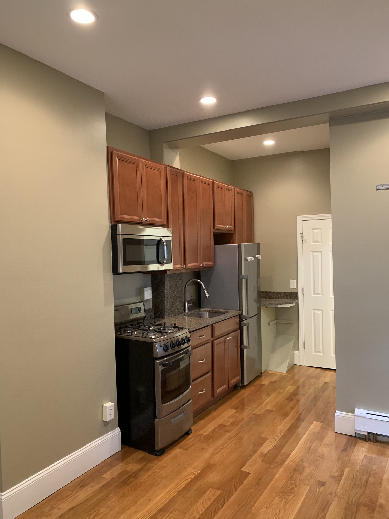 144 Mount Auburn St, Harvard Square