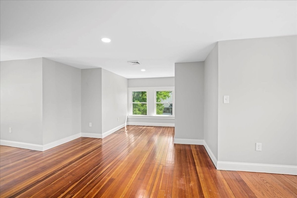 480 White St, Springfield