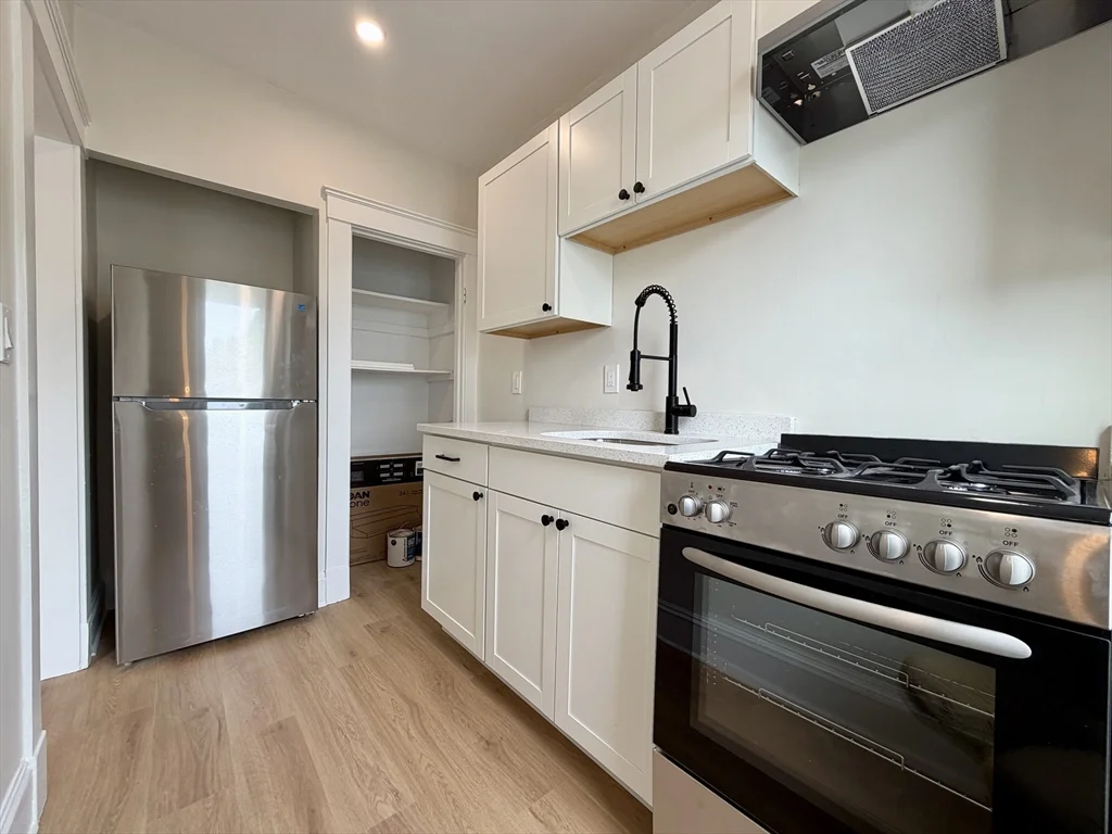 29 John St, Attleboro