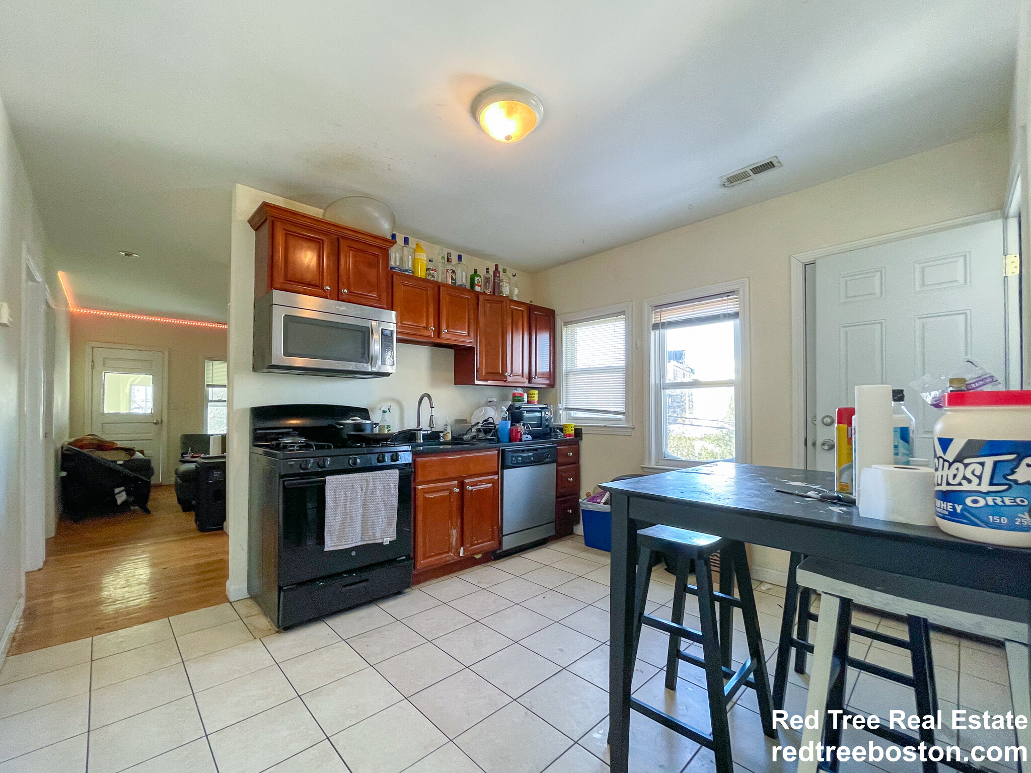 28 Linden St, Allston