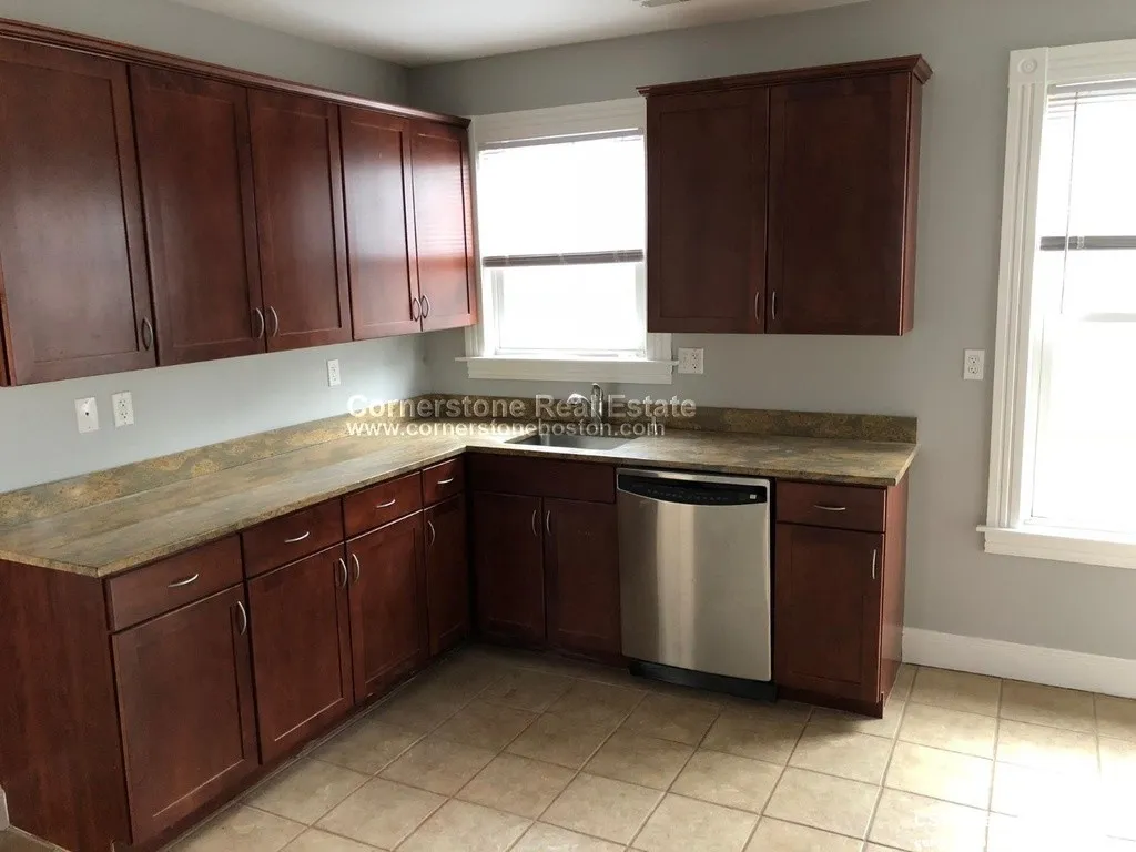 122 Calumet St, Mission Hill