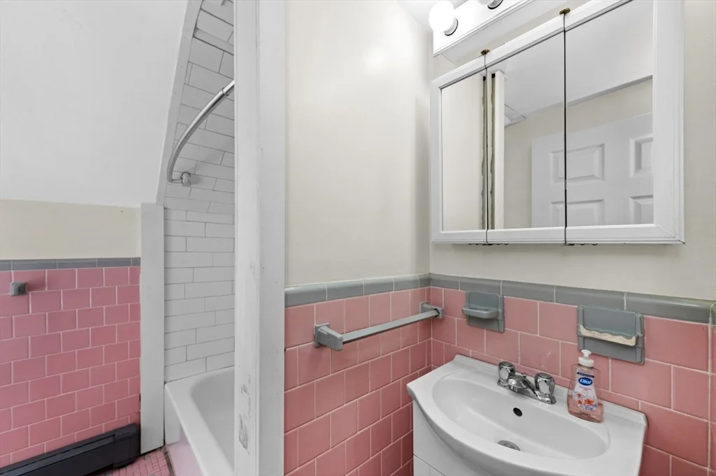 55 Cottage St, Melrose