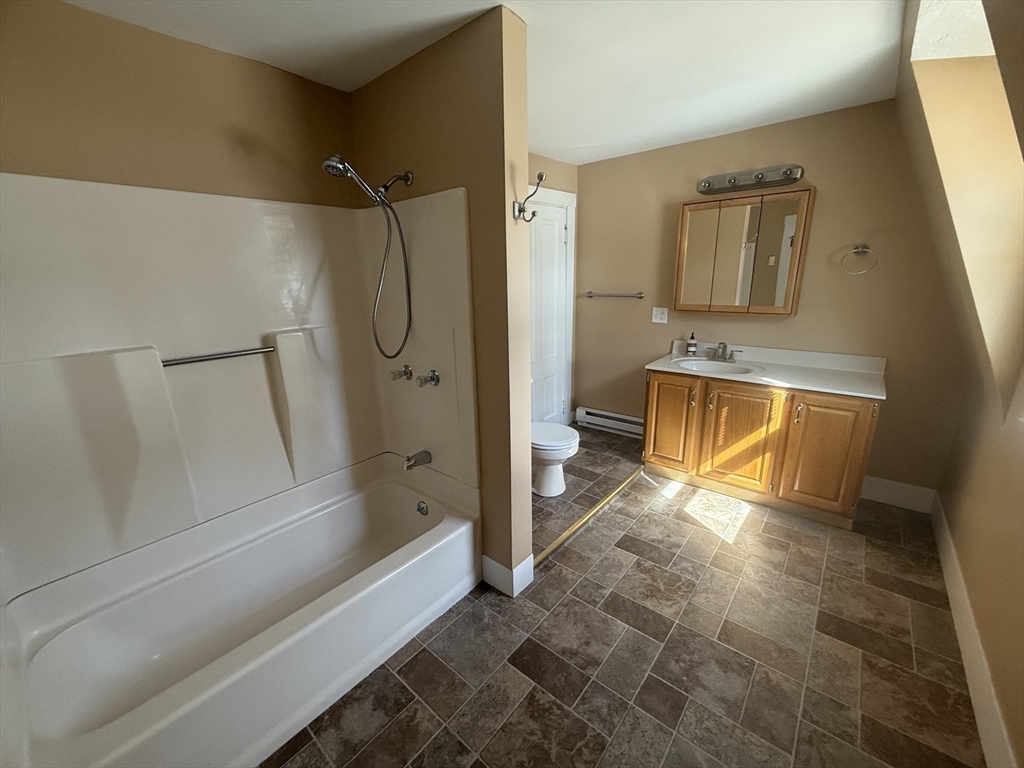 15 Trafalgar Sq, Barre