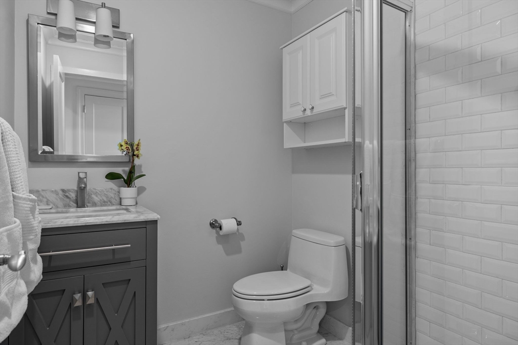 6 Edgerly Pl, Back Bay