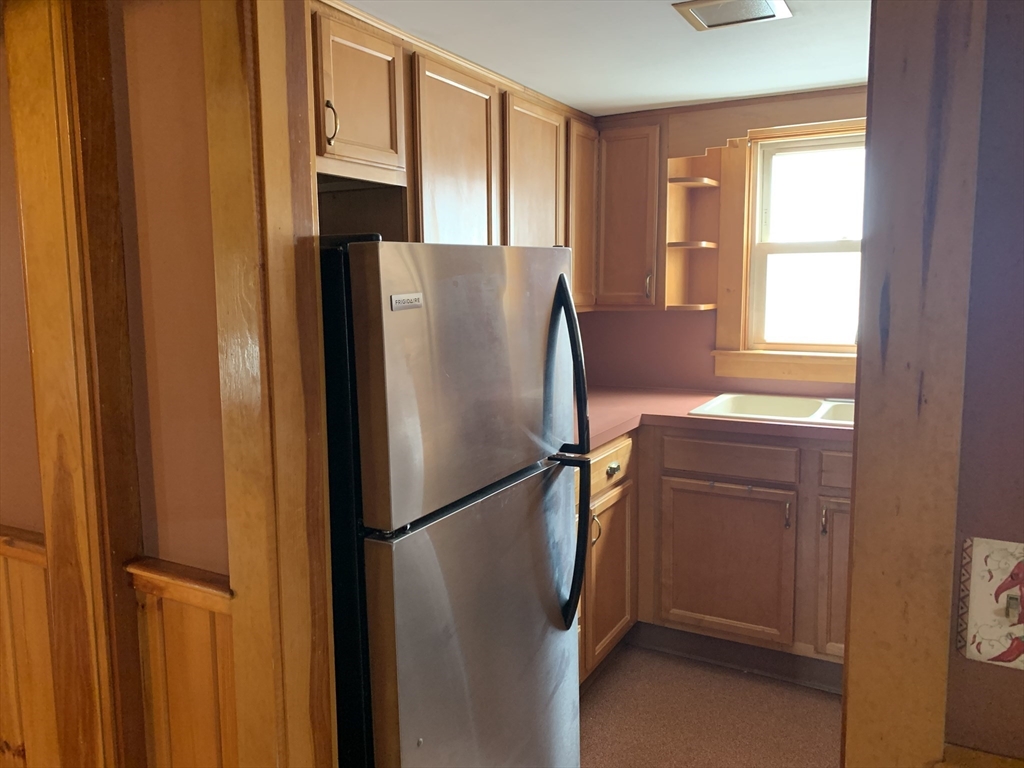 346 Fountain St,, Fall River