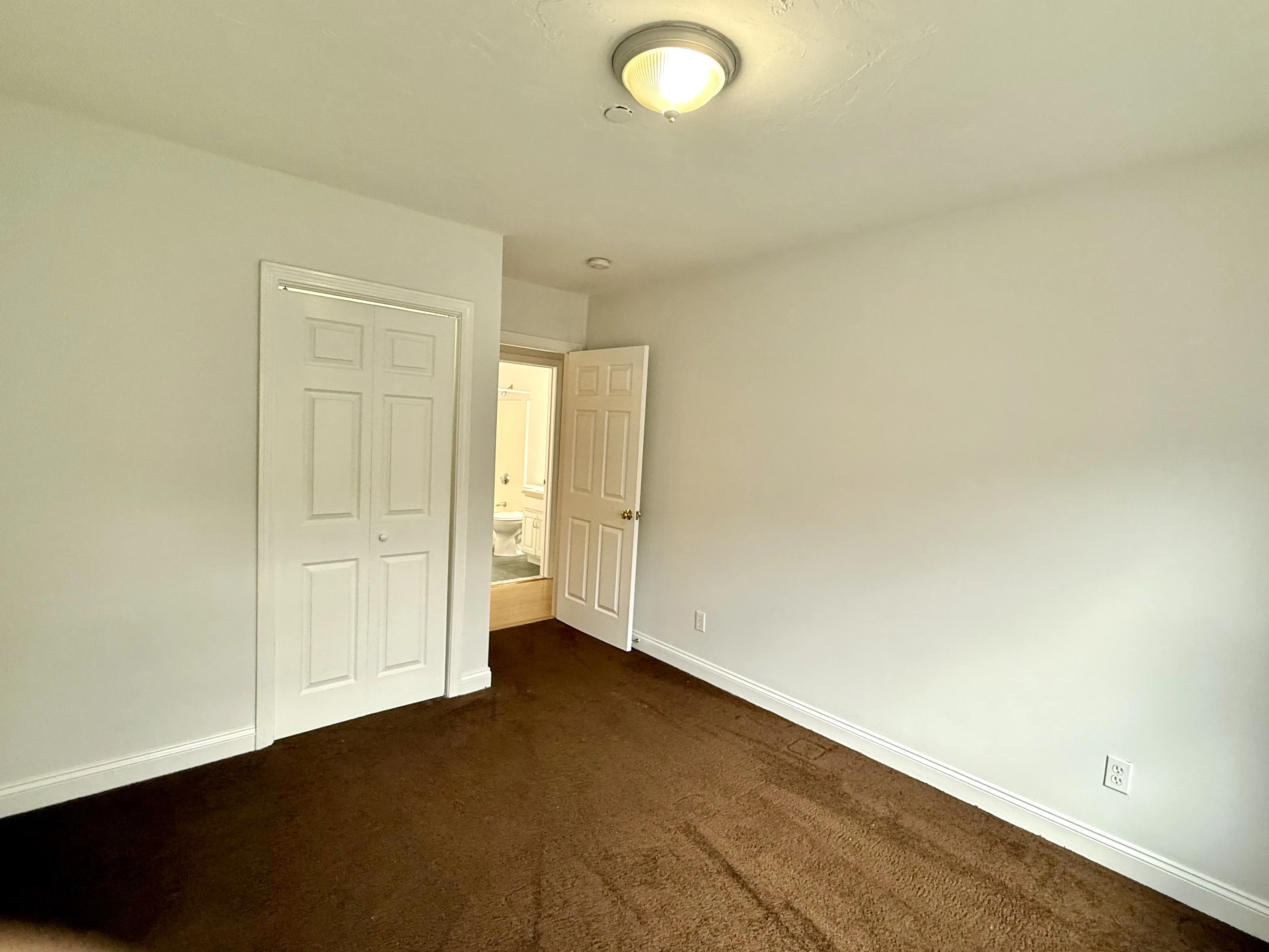 111 West 8th St, South Boston