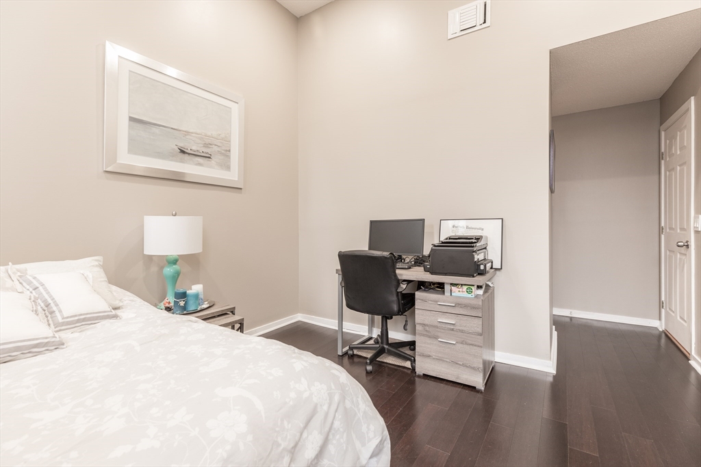 51 Pettee St, Newton Upper Falls