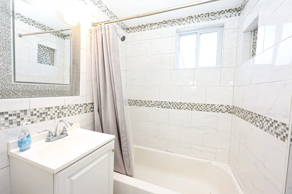 65 Clifford St, Hyde Park