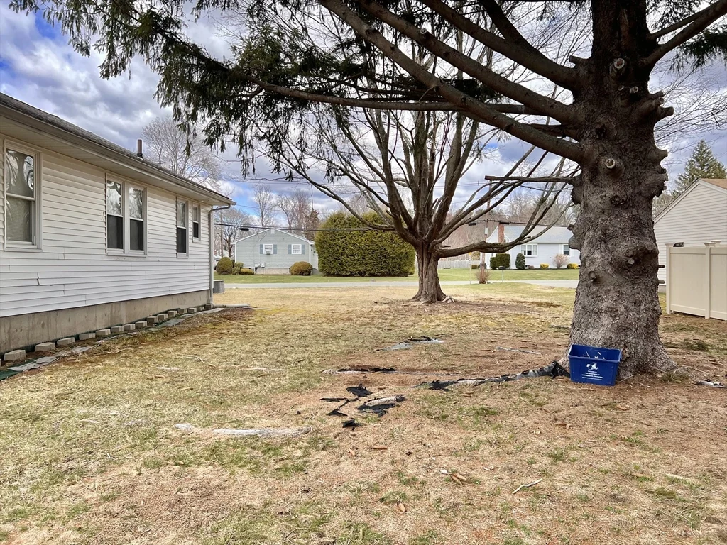 470 Pleasant St, Canton