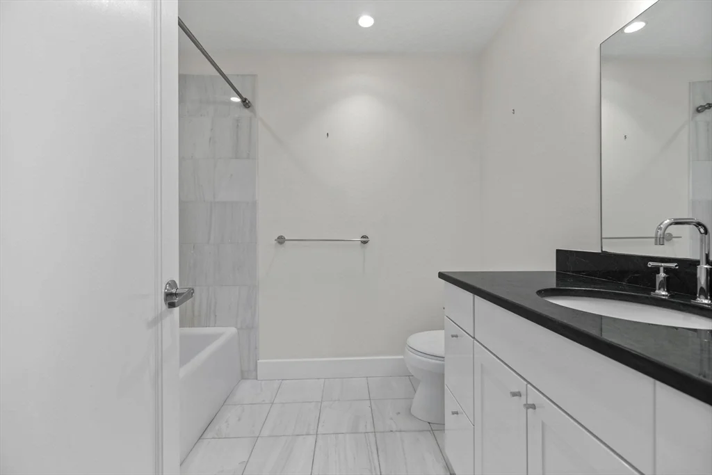 32 Clarendon, South End