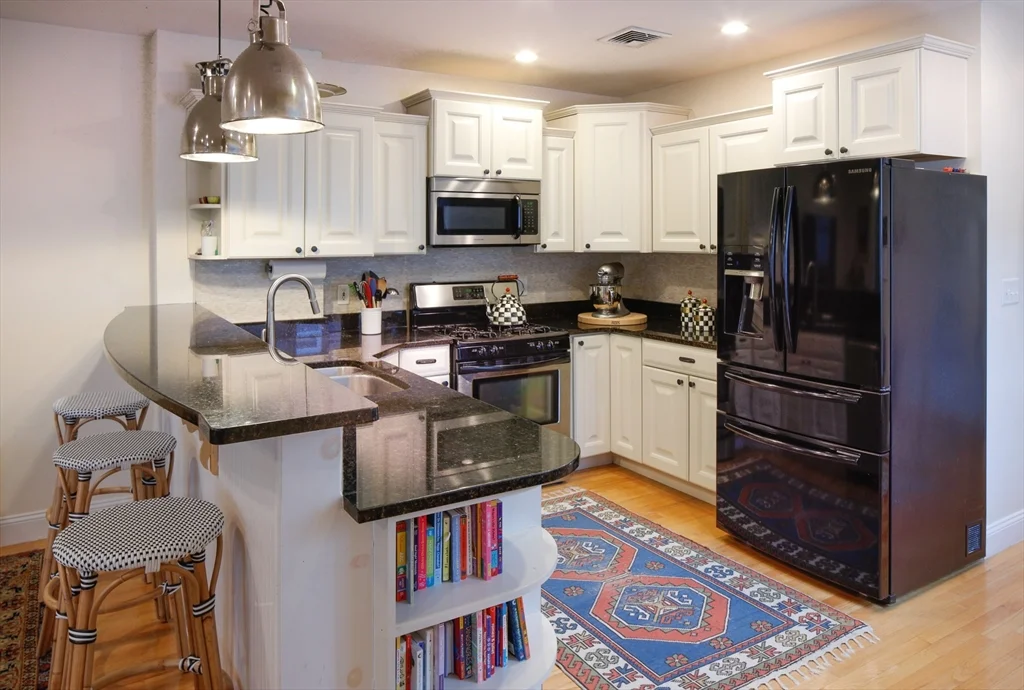 127 Cottage St, East Boston