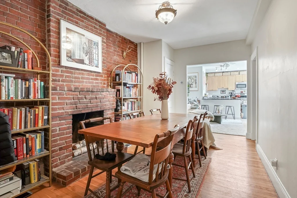 130 Myrtle St, Beacon Hill