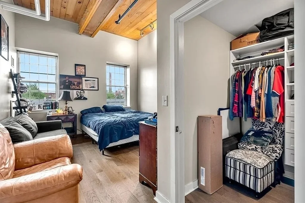 130 John St, Downtown