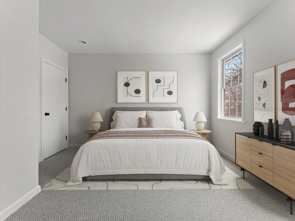 28 Crestview Dr, Westborough