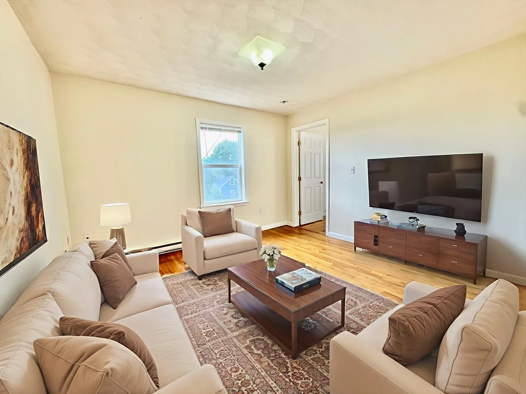 7R Center St, Woburn