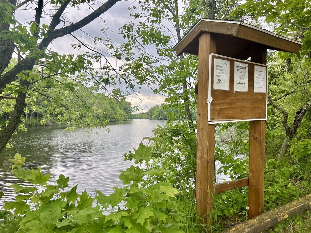 103 Main St, Pepperell