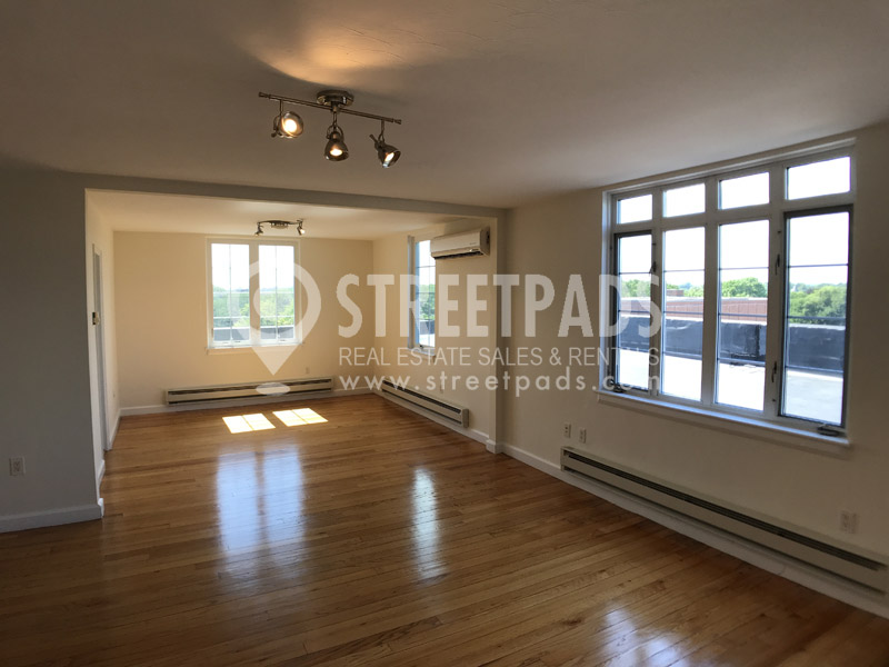 60 Brattle St, Harvard Square