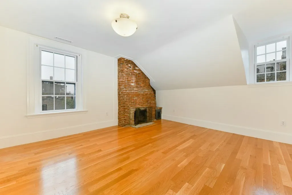 48 Mount Vernon St, Beacon Hill