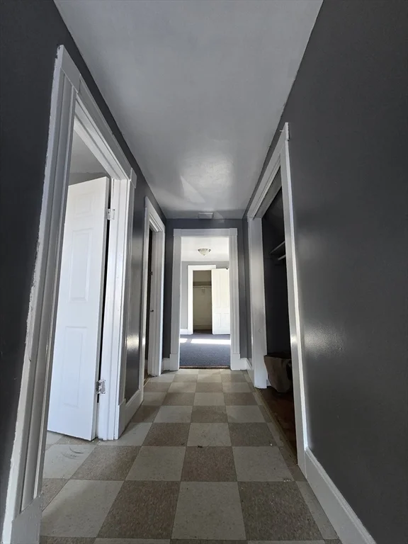 254 Oakland, Springfield