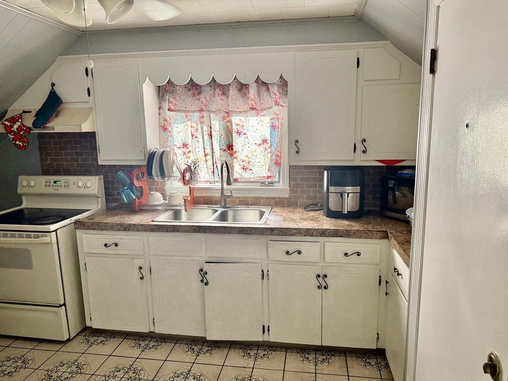 43 Harrison Ave, Taunton