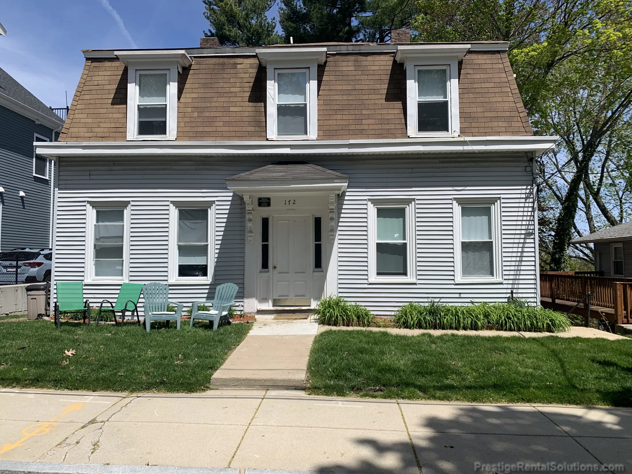 172 Bigelow St, Oak Square