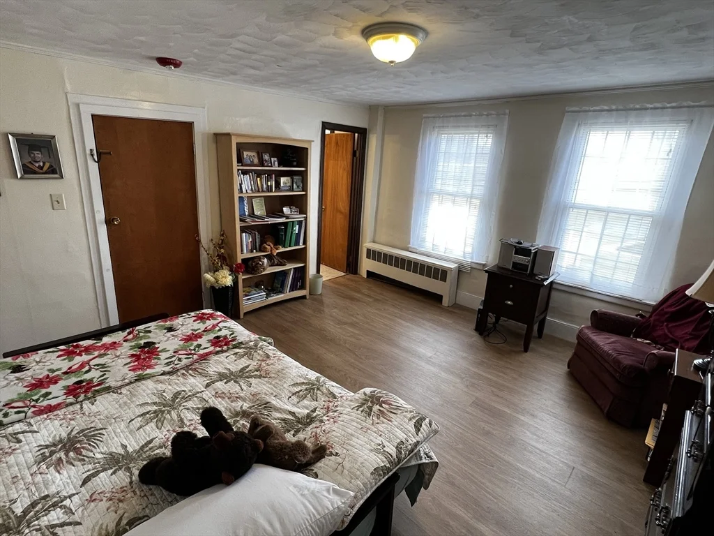 797 Main St, Amherst