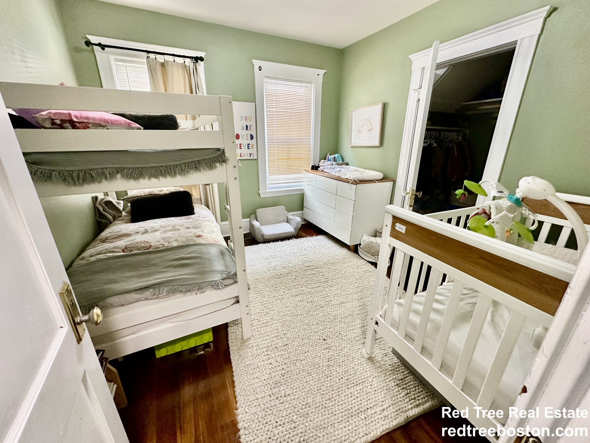 2 Priscilla Rd, Brighton