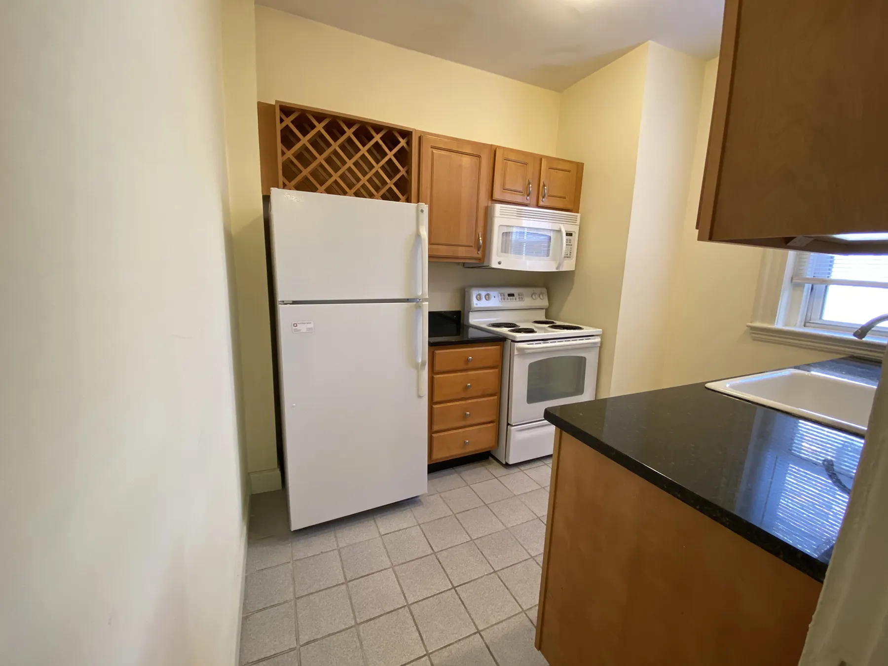 102 Queensberry St, Fenway