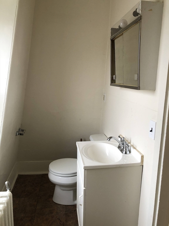 10-12 Maple St, Waltham