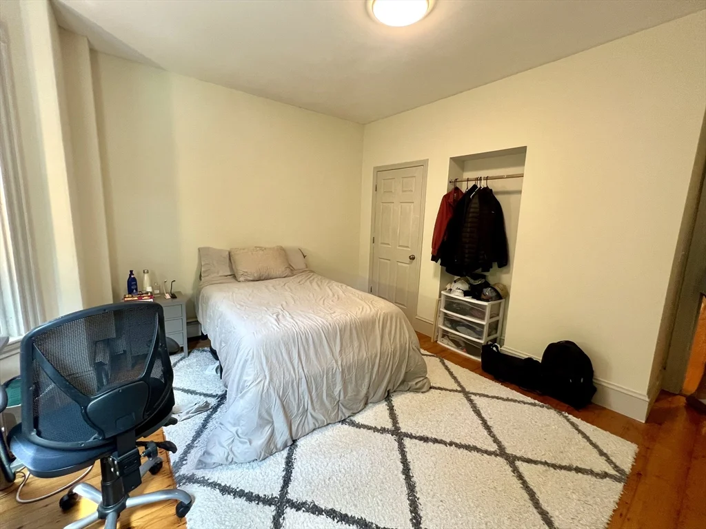 682 E 6th St, South Boston