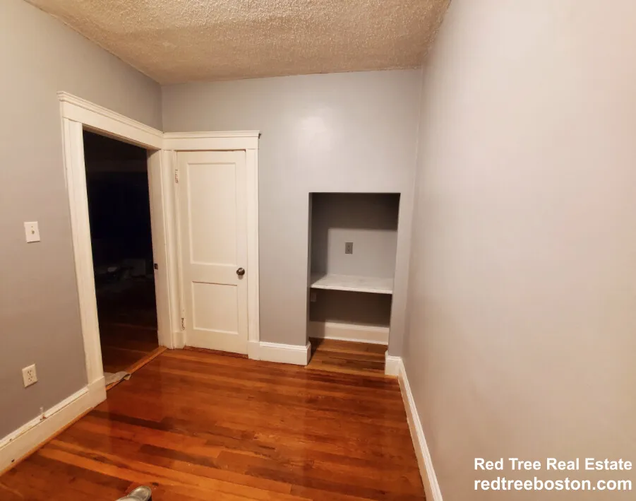 42 Day St, Jamaica Plain