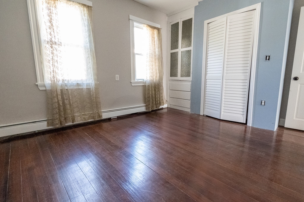 28 Harding Ter, Dedham