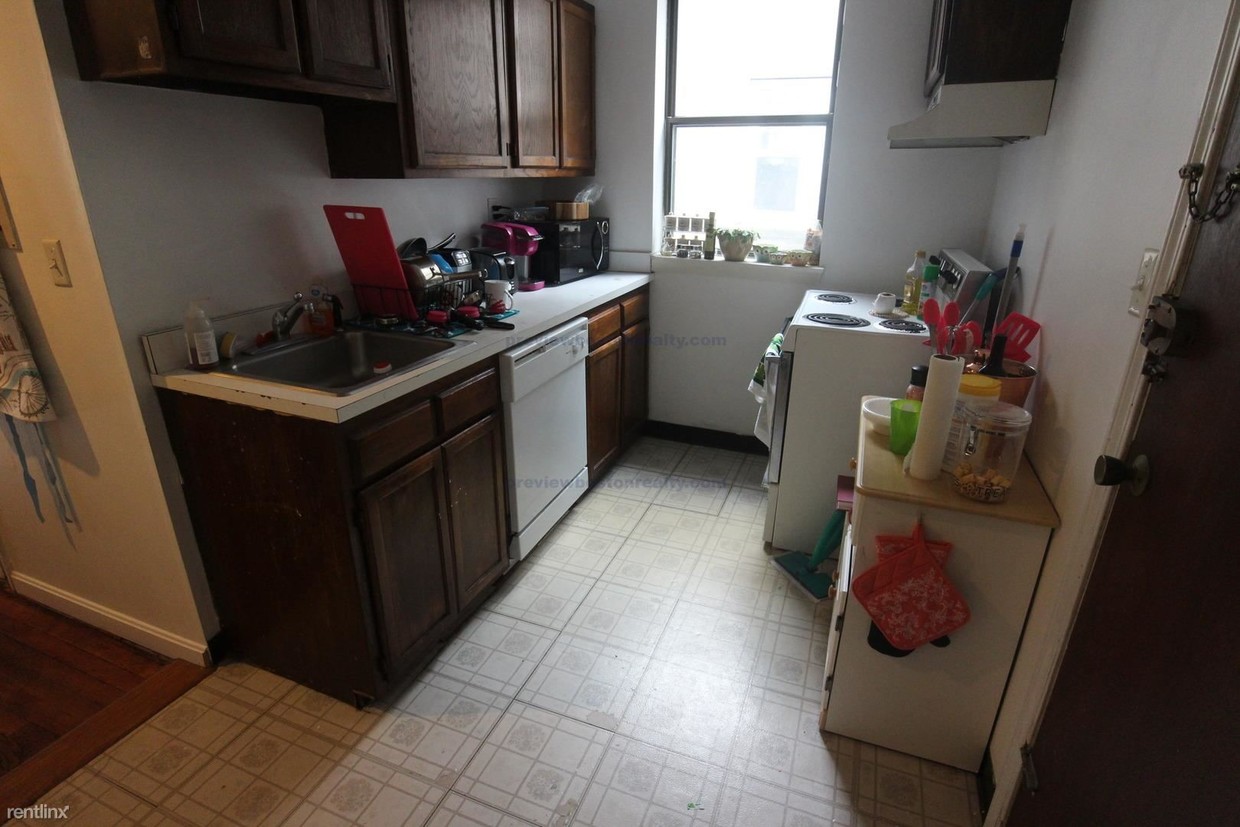 317 Summit, Brighton