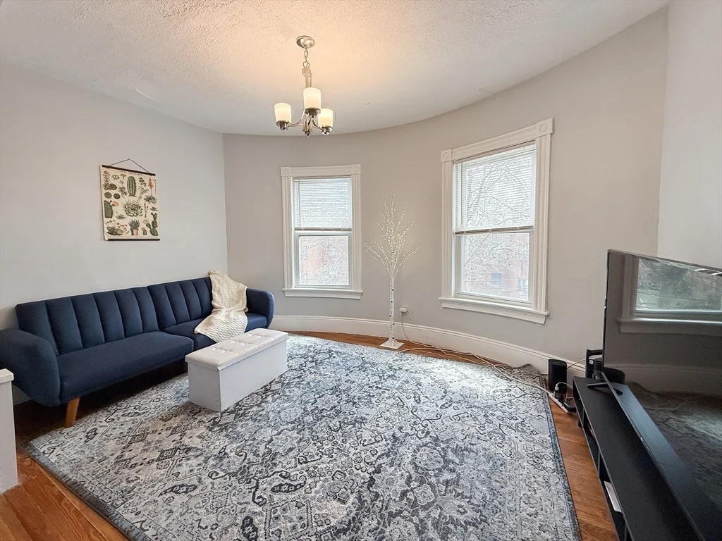 37 Harvard Ave, Harvard Avenue