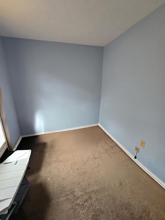 7 Winthrop Ct, Medford