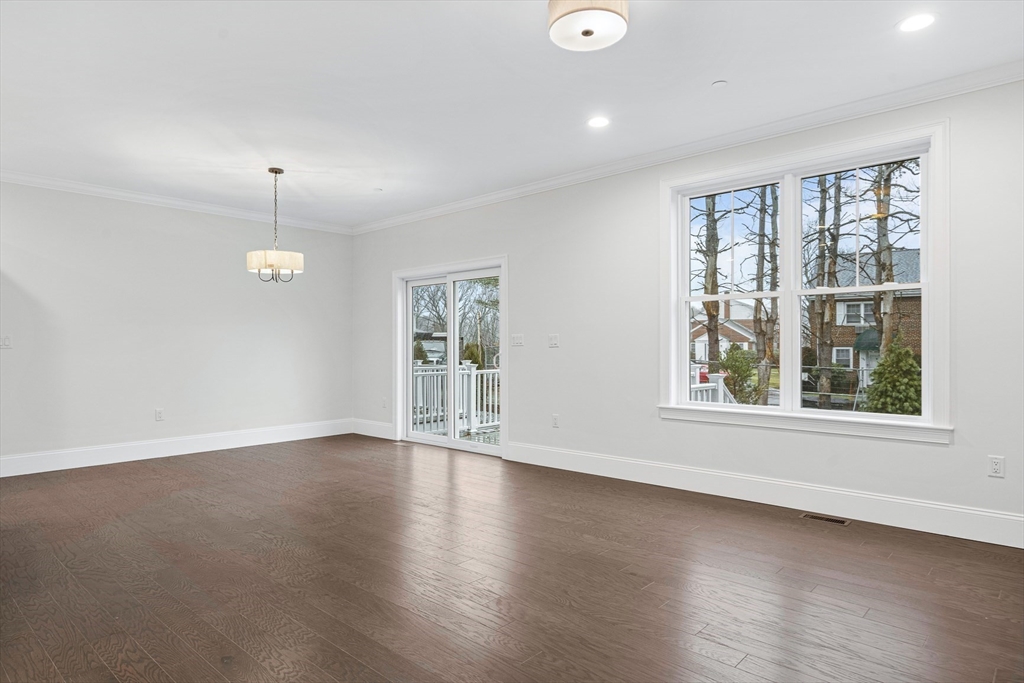 15 Lily Pond Ln, Lexington