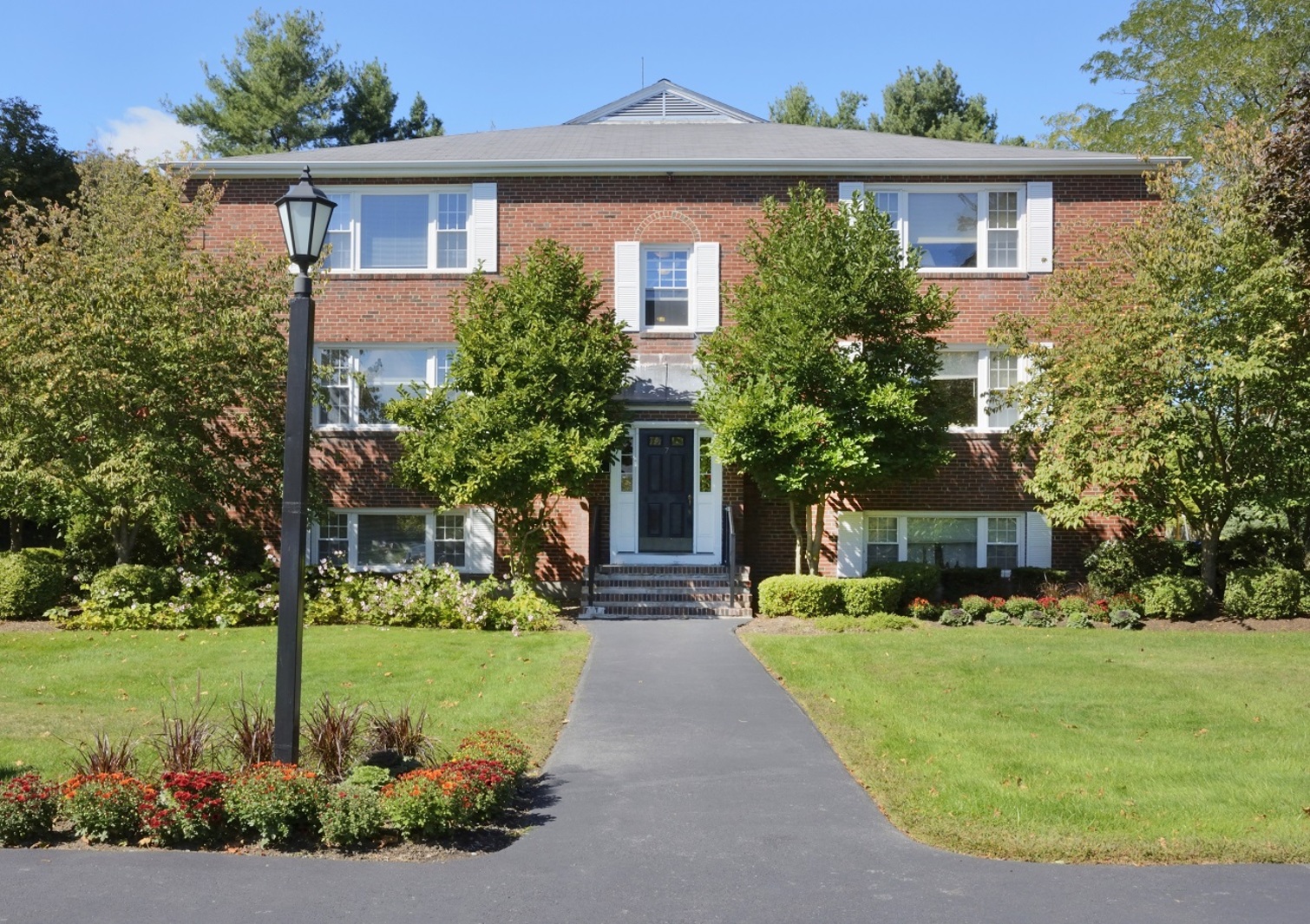 2 bed, 1 bath apartment for rent at 8 Captain Parker Arms Unit 2, Five Fields — photo 12 of 13